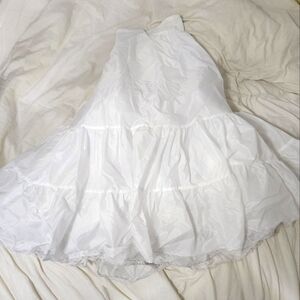 Size 10 White Petticoat